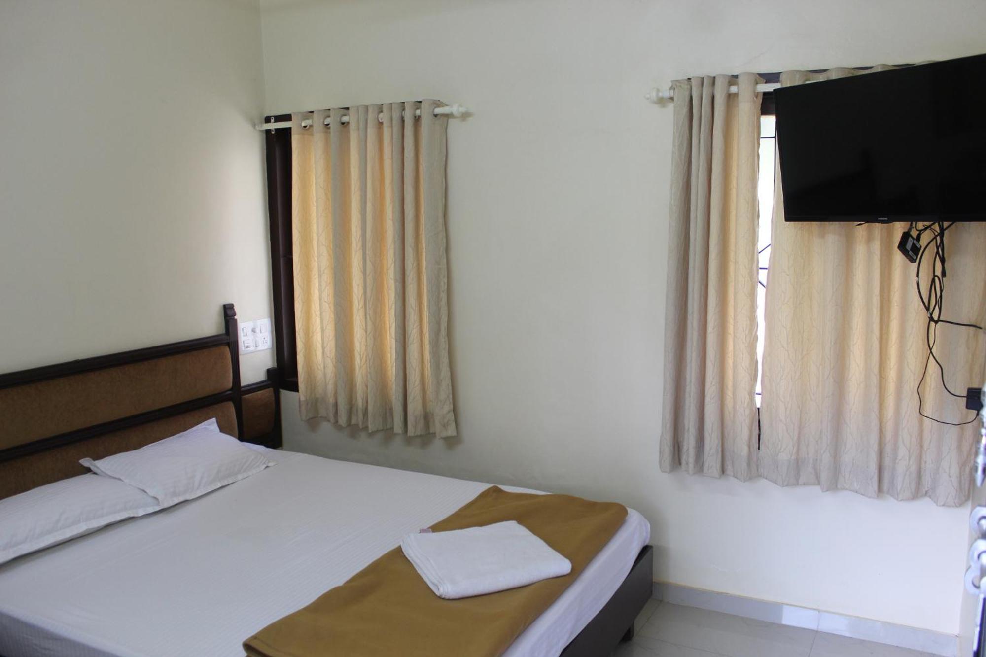 Anna Hotel Thiruvananthapuram Zewnętrze zdjęcie