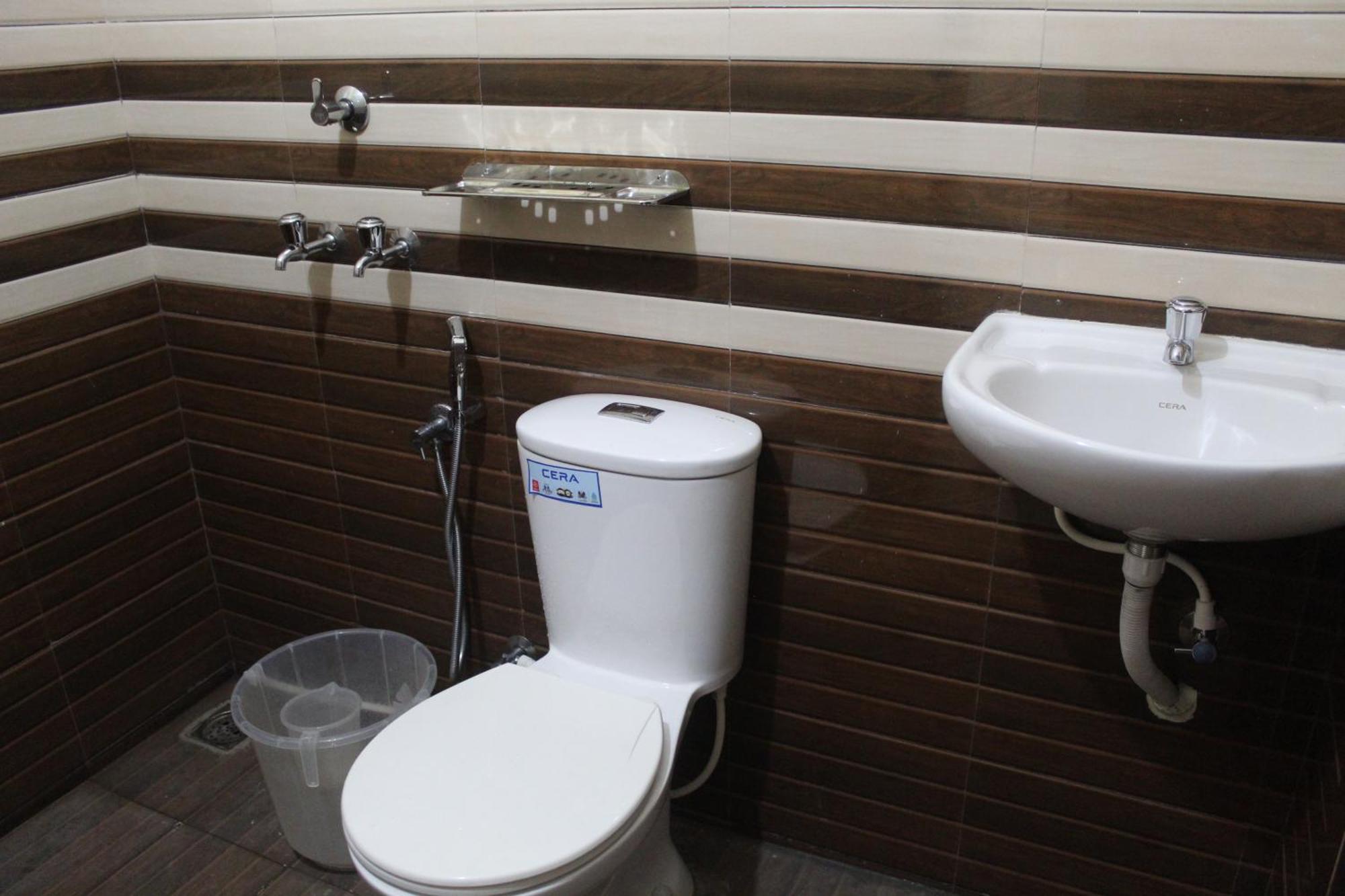 Anna Hotel Thiruvananthapuram Zewnętrze zdjęcie