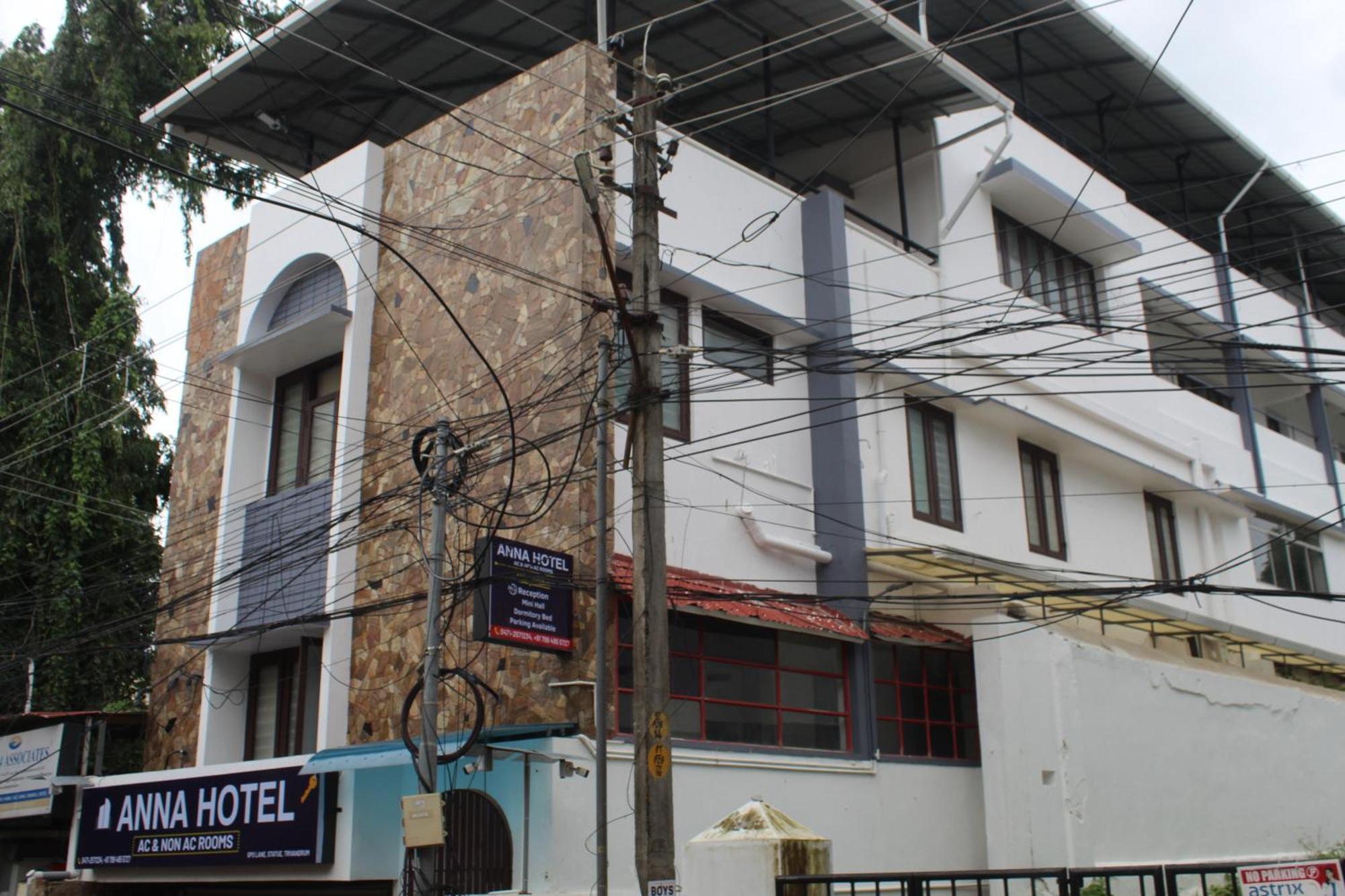 Anna Hotel Thiruvananthapuram Zewnętrze zdjęcie