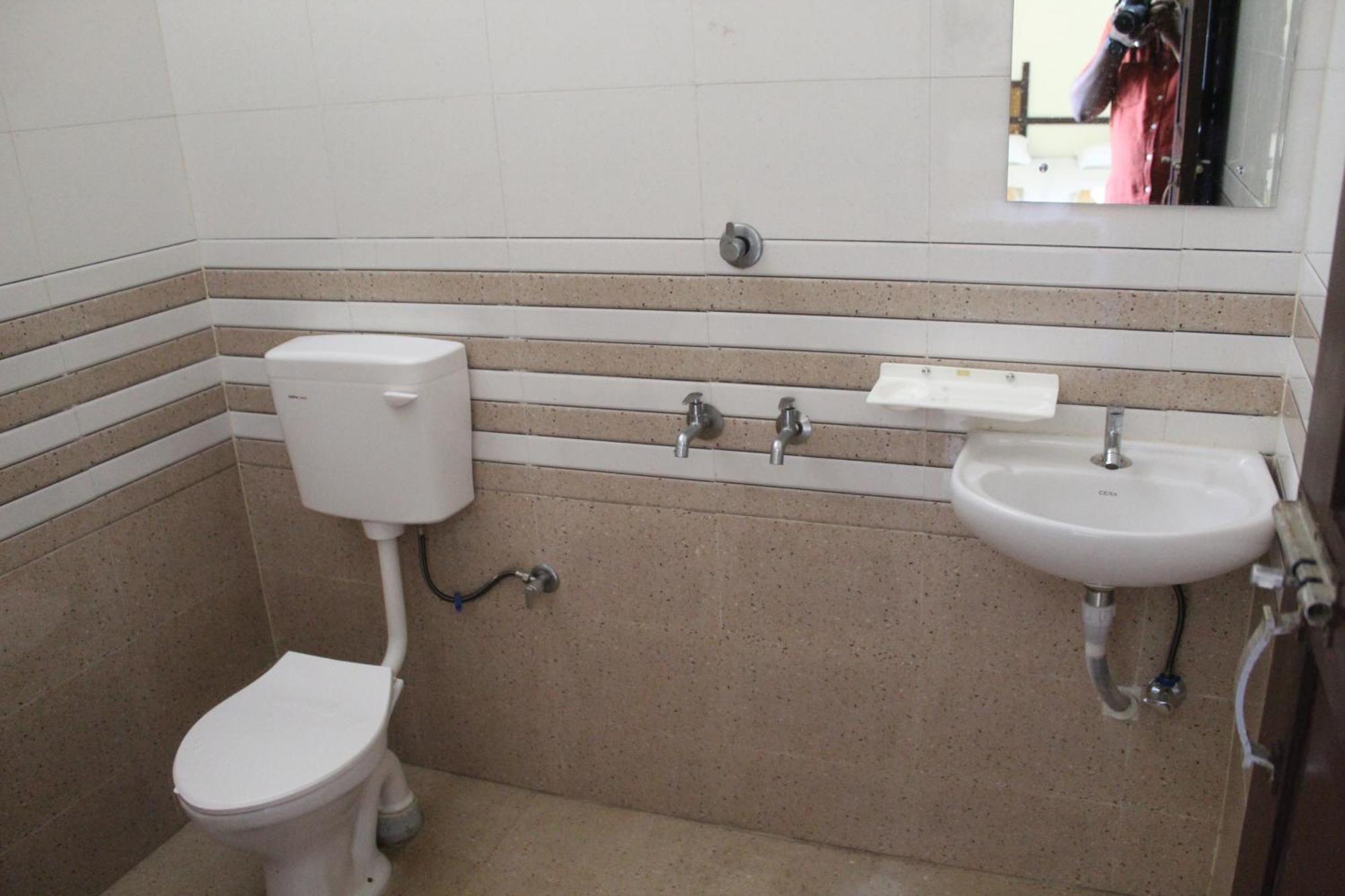 Anna Hotel Thiruvananthapuram Zewnętrze zdjęcie