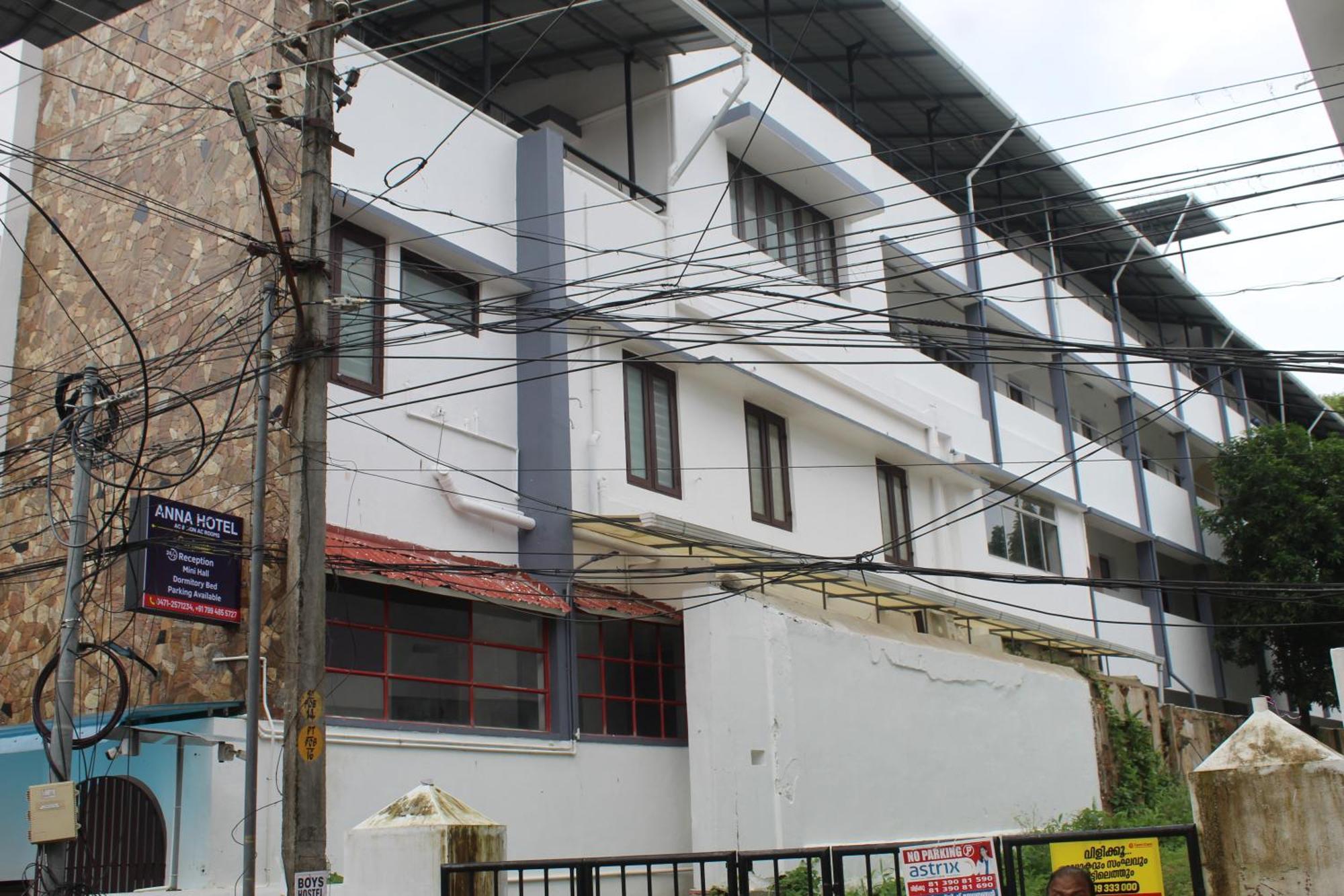 Anna Hotel Thiruvananthapuram Zewnętrze zdjęcie