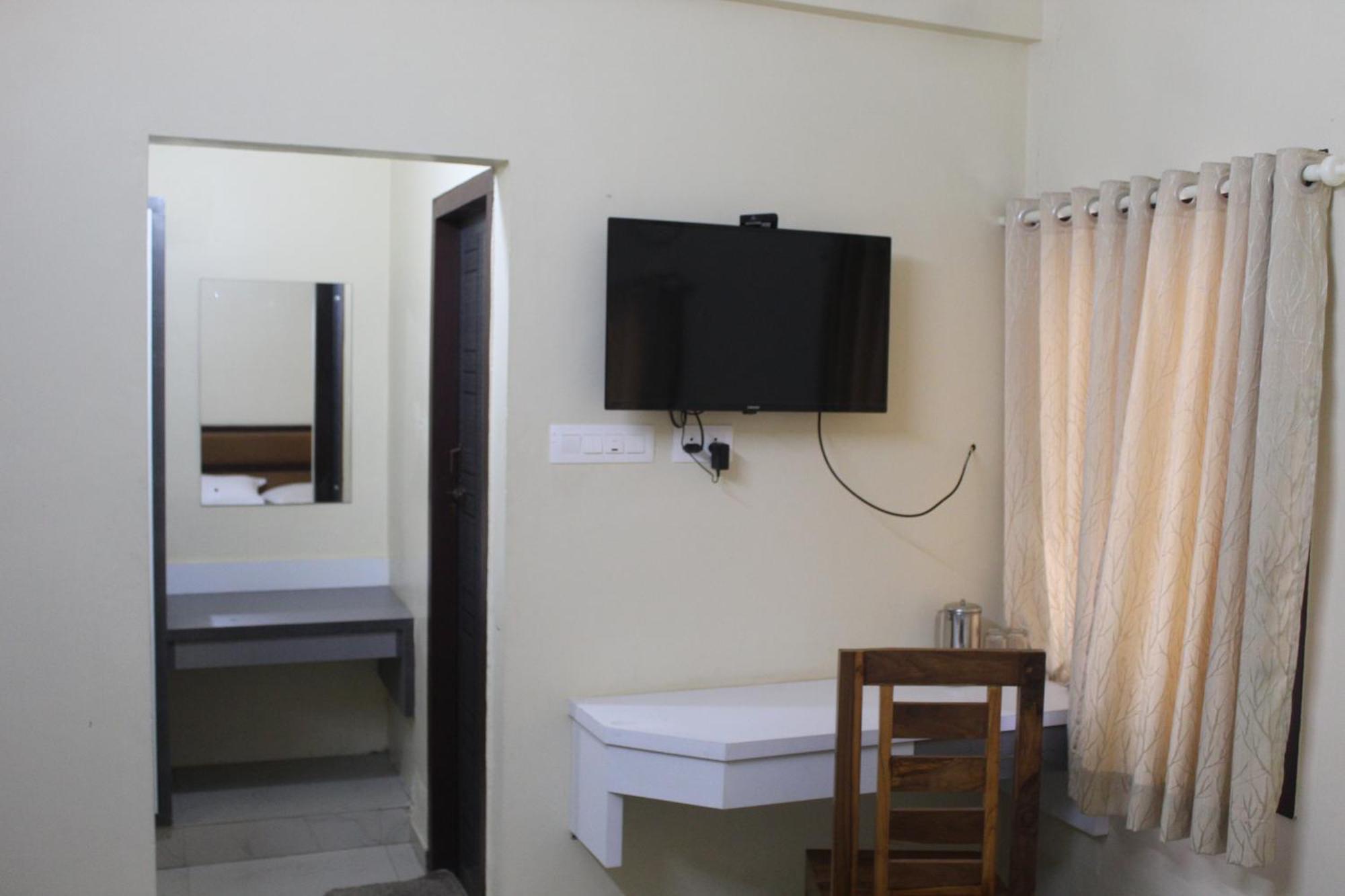 Anna Hotel Thiruvananthapuram Zewnętrze zdjęcie