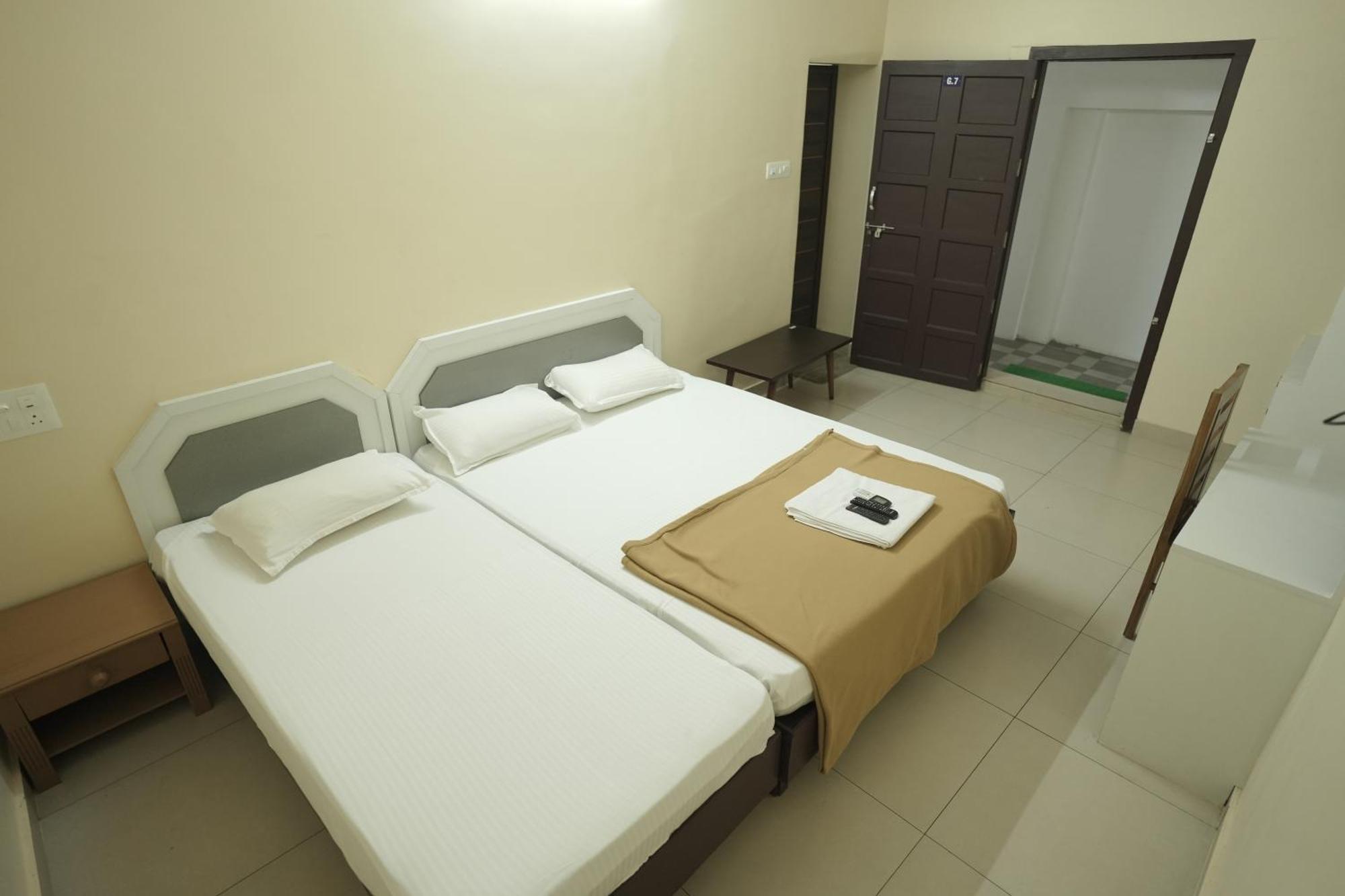 Anna Hotel Thiruvananthapuram Zewnętrze zdjęcie